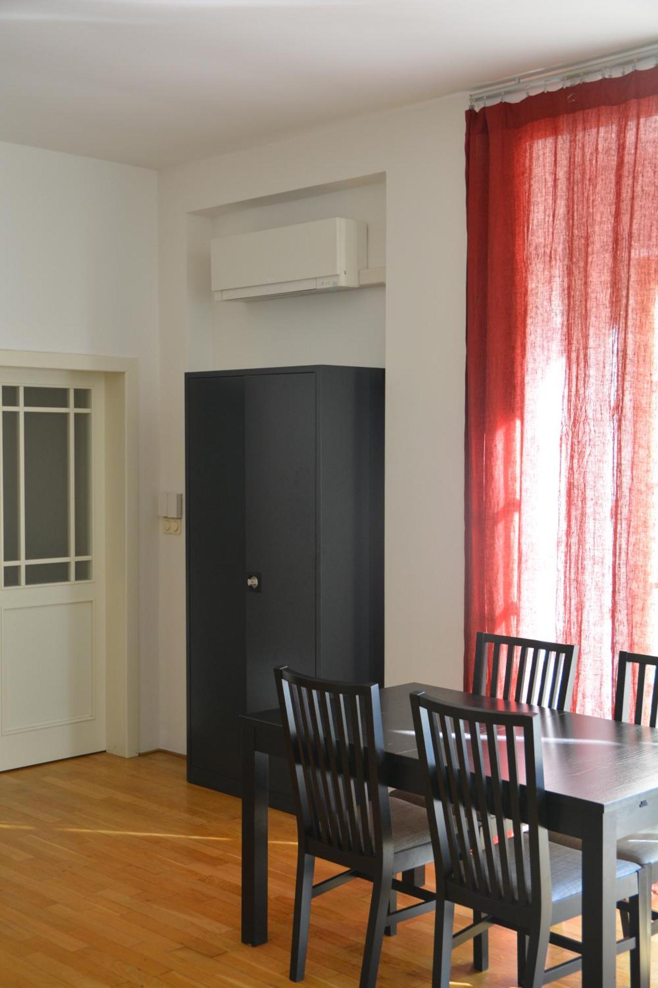 City Centre Garden Apartment With Parking Prága Kültér fotó