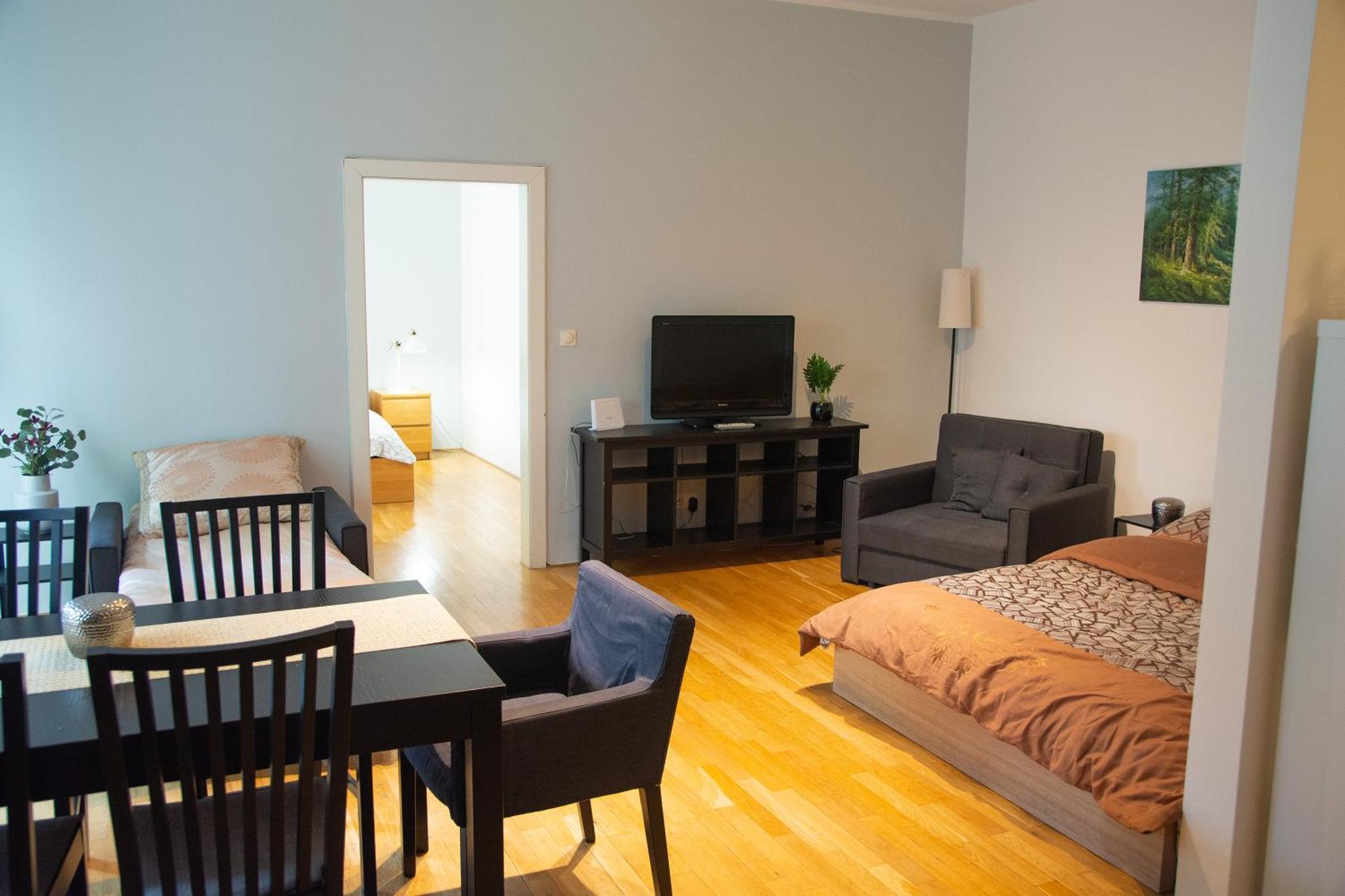 City Centre Garden Apartment With Parking Prága Kültér fotó