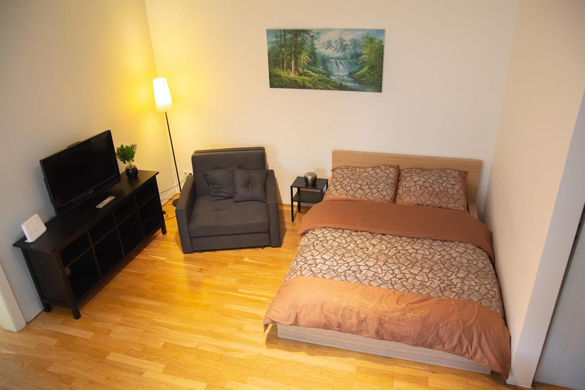 City Centre Garden Apartment With Parking Prága Kültér fotó